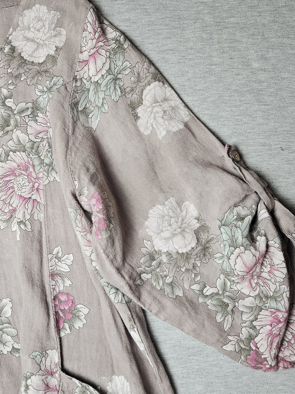 Floral 100% Linen Made in Italy Scoop Neck BohoTunic in Muted Taupe and Pink - Picture 4 of 9